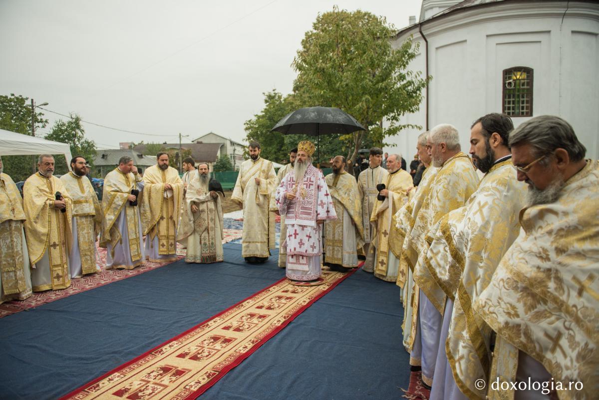 Slujba de Resfintire 11.10.2015